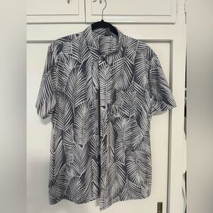 Vuori Men's Gray Leaf Print button down shirt. Size XL. Lightly worn.
